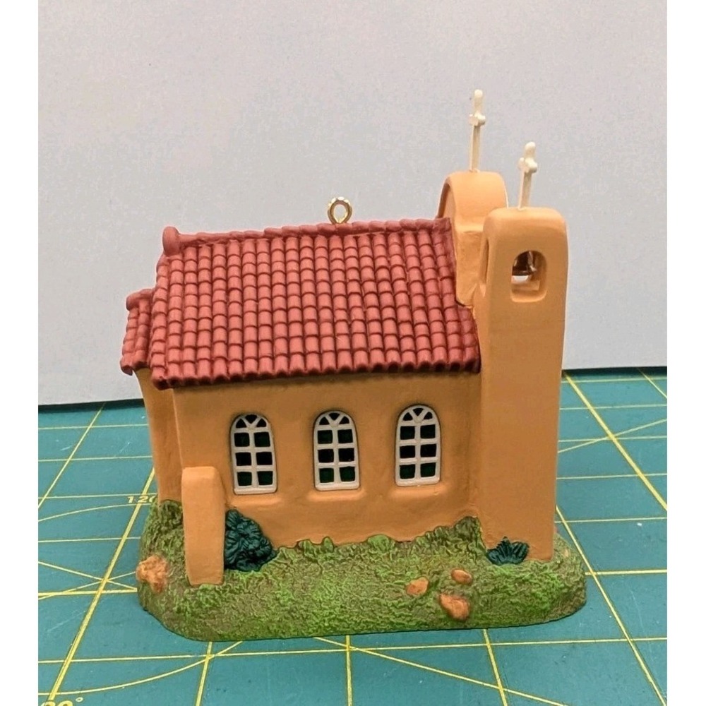 Adobe Church 3.5" Hallmark Keepsake Collection Candle Services Christmas 2000 - Picture 9 of 12